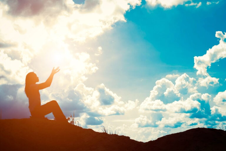Pídele a tu guía espiritual que guíe cada uno de tus pasos