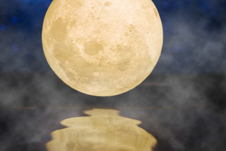 Así te afectará la Luna Llena de marzo en Virgo según tu signo del zodiaco