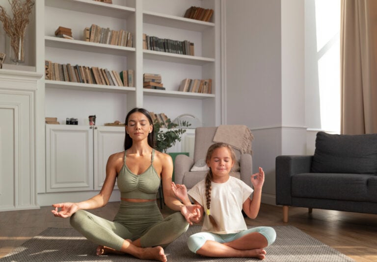 Los beneficios espirituales del yoga y la meditación para los niños