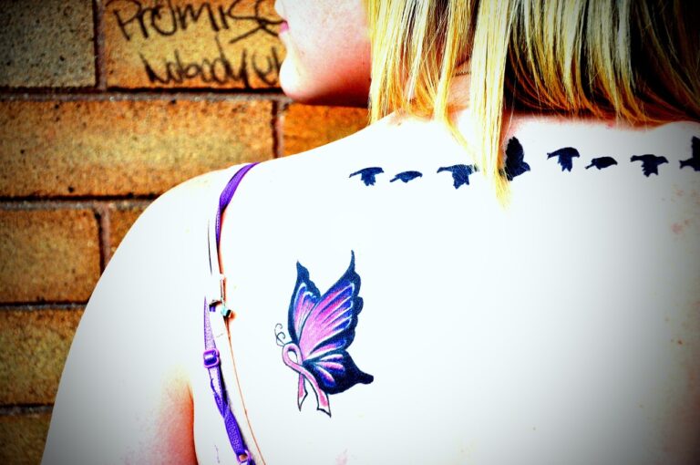 Mariposas en la piel: Descubre el profundo significado espiritual detrás de estos tatuajes fascinantes